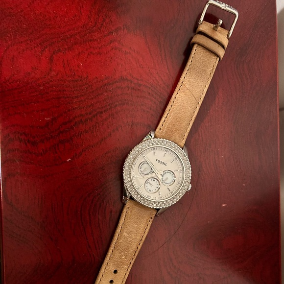 Women’s Fossil Watch - Picture 3 of 3